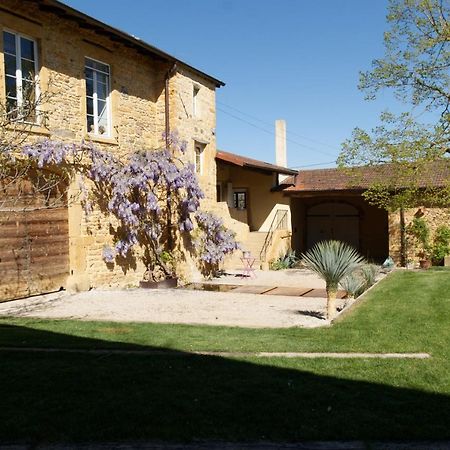 Lodges En Pierres Dorees Saint-Germain-Nuelles Exterior photo