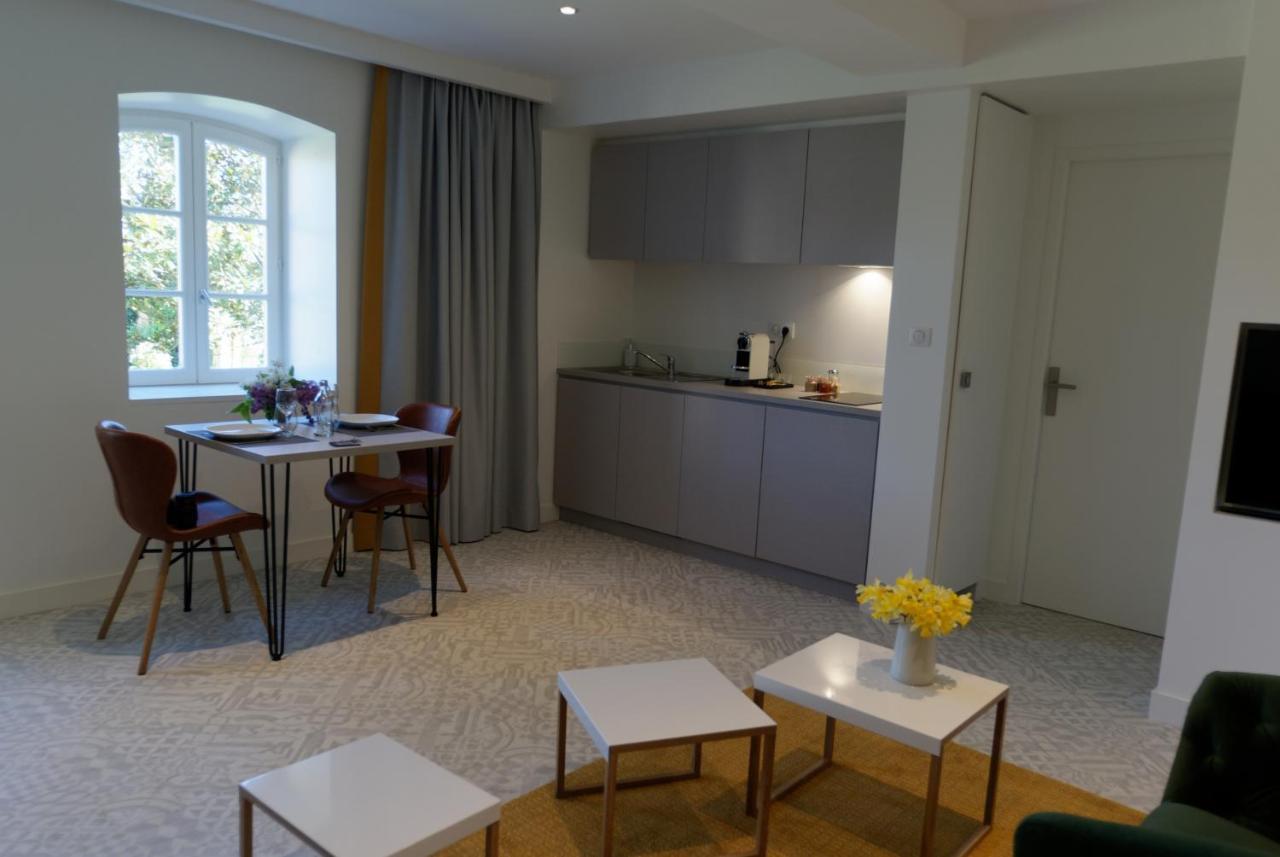 Lodges En Pierres Dorees Saint-Germain-Nuelles Exterior photo