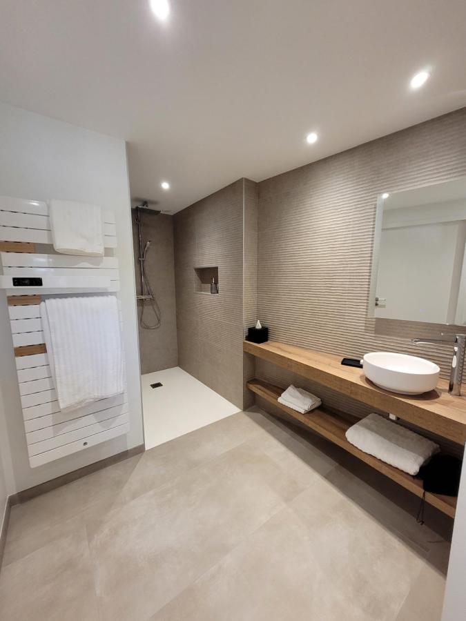 Lodges En Pierres Dorees Saint-Germain-Nuelles Exterior photo