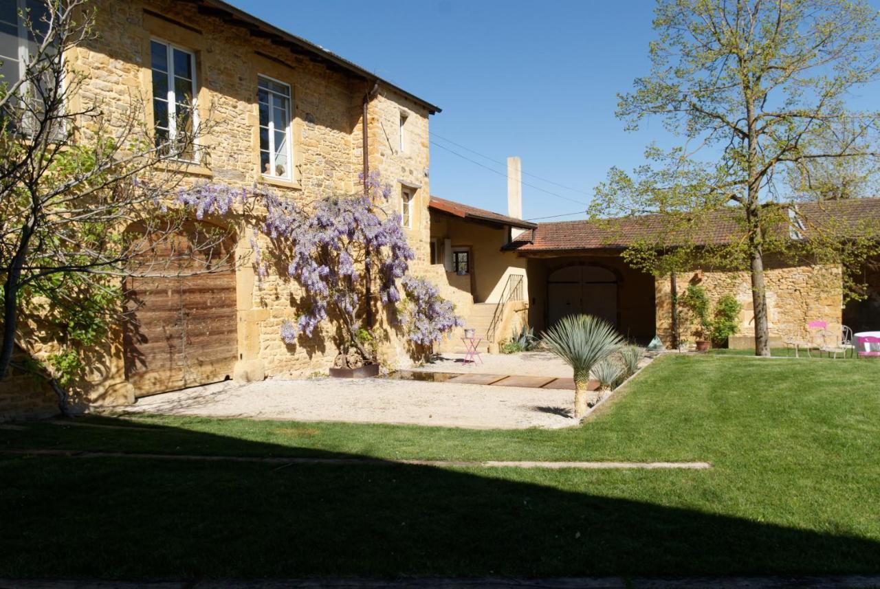 Lodges En Pierres Dorees Saint-Germain-Nuelles Exterior photo